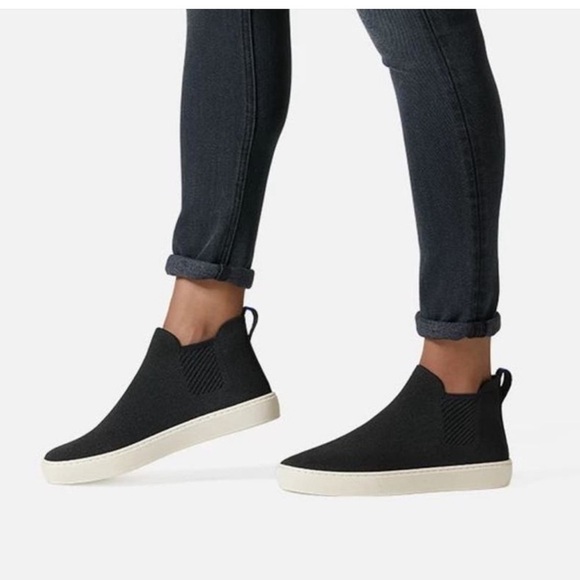 Rothys The Chelsea Sneaker Boot Womens 8.5 Black Knit Slip On Mid Top Stretch - Picture 9 of 9